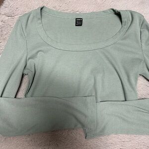 SHEIN Juniors Light Green Ribbed Long Sleeve crop Top
